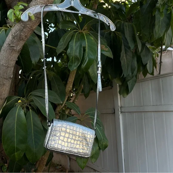 Marc Jacobs Croc Embossed Mini Crossbody Bag In Silver. - Picture 3 of 12